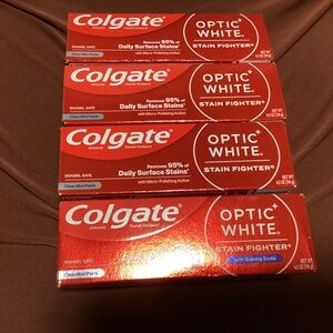 Colgate Optic White Clean Mint Paste Bundle 4.2 oz New